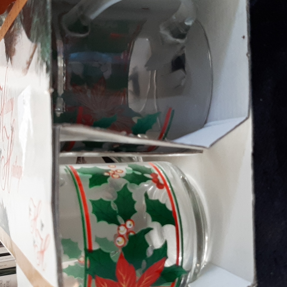 Vintage holiday mug set never opened - Picture 3 of 4